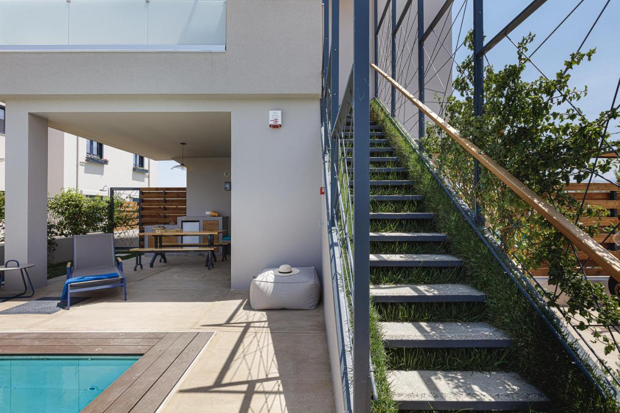 Iron - Nefeli & Oniros Villa *