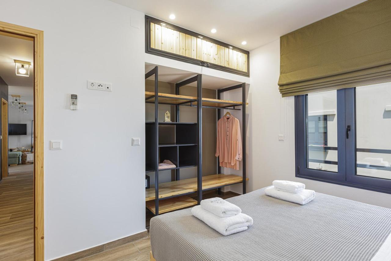 Iron - Nefeli & Oniros Villa